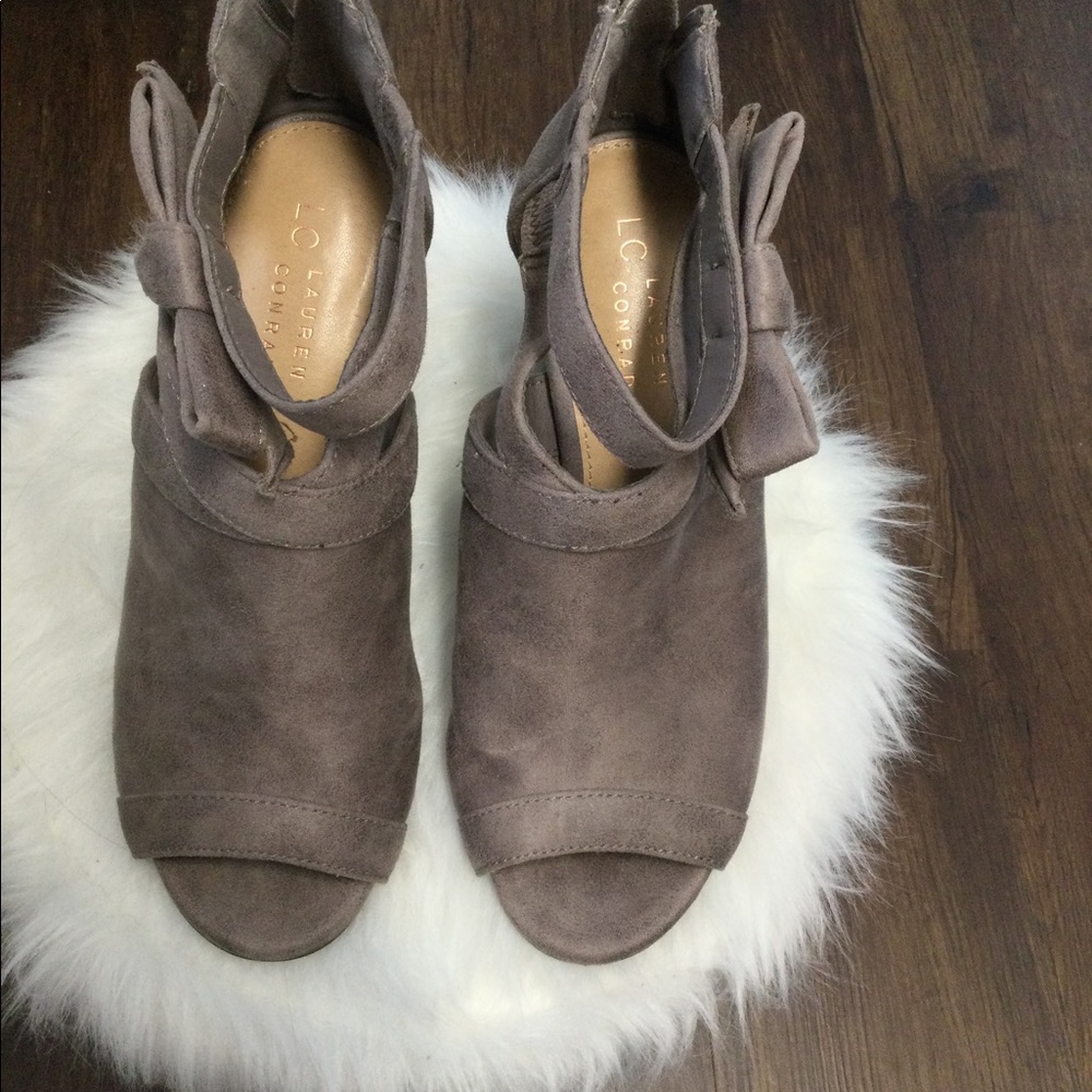 Lauren Conrad size 8 1/2 brown heels